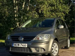 Grå Begagnad 2005 VW Golf Plus Cross Trendline Minibuss | 22 900 kr (Dyr)