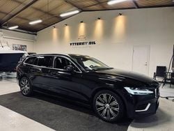 Svart Begagnad 2022 Volvo V60 Inscription Kombi | 229 900 kr (Superpris)
