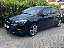 Grön Begagnad 2014 Opel Astra Enjoy Halvkombi | 62 000 kr (Marknadspris)