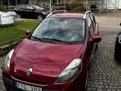 Röd Begagnad 2010 Renault Clio GrandTour Kombi | 35 000 kr (Bra pris)