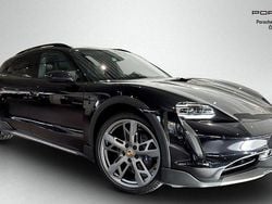 Svart (jet black metallic) Begagnad 2023 Porsche Taycan Cross Turismo Sedan | 855 000 kr (Lite dyr)