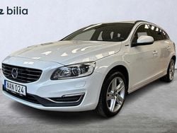 Vit Begagnad 2016 Volvo V60 Momentum Kombi | 164 900 kr (Bra pris)