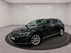 Mörkgrå (grå) Begagnad 2021 VW Passat GTE Kombi | 249 900 kr (Marknadspris)