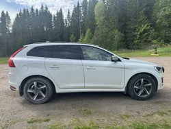 Vit Begagnad 2014 Volvo XC60 R-Design SUV | 160 000 kr (Marknadspris)