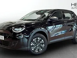 Svart (black) Ny 2025 Fiat 600 Lounge SUV | 350 800 kr (Dyr)