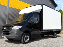 Svart Begagnad 2023 Mercedes Sprinter Van | 449 000 kr (Bra pris)