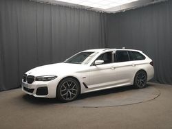 Vit Begagnad 2022 BMW 530e M Sport Kombi | 399 400 kr (Marknadspris)