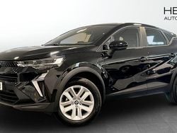 Svart (black) Ny 2025 Renault Captur Evolution SUV | 229 900 kr (Marknadspris)