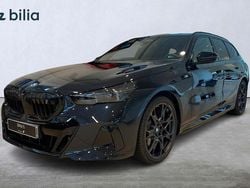 Svart Ny 2025 BMW i5 Comfort Edition Sedan | 929 900 kr (Marknadspris)