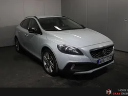 Ljusblå (blå) Begagnad 2014 Volvo V40 CC Momentum Kombi | 86 900 kr (Marknadspris)