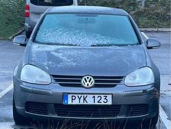 Grå Begagnad 2008 VW Golf VI Trendline Halvkombi | 24 000 kr (Bra pris)