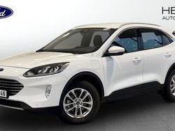 Vit Begagnad 2023 Ford Kuga Titanium SUV | 259 900 kr (Marknadspris)
