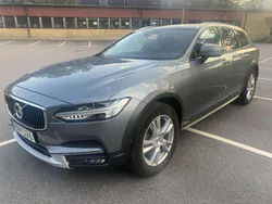 Grå Begagnad 2019 Volvo V90 CC Momentum Kombi | 205 000 kr (Superpris)