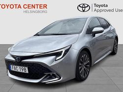 Silver Begagnad 2024 Toyota Corolla Hybrid Style Halvkombi | 299 900 kr (Marknadspris)