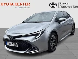 Silver Begagnad 2024 Toyota Corolla Hybrid Style Halvkombi | 299 900 kr (Dyr)