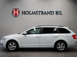 Vit Begagnad 2016 Skoda Octavia Ambition Kombi | 119 900 kr (Marknadspris)