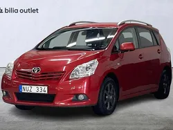 Mörkröd Begagnad 2012 Toyota Verso Minibuss | 44 900 kr (Bra pris)
