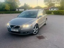 Grå Begagnad 2008 Volvo V50 Momentum Kombi | 29 900 kr (Marknadspris)