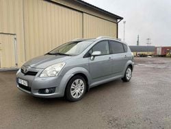 Grå Begagnad 2009 Toyota Corolla Verso Minibuss | 49 000 kr (Marknadspris)