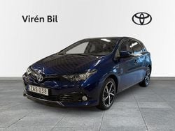 Mörkblå Begagnad 2018 Toyota Auris Hybrid Comfort Halvkombi | 169 000 kr (Marknadspris)