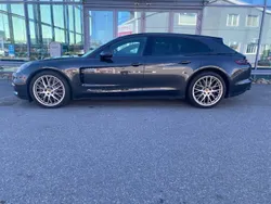 Mörkgrå (volcano grey metallic) Begagnad 2020 Porsche Panamera 4 Sport Turismo Sedan | 915 000 kr (Marknadspris)
