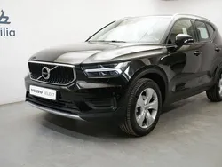 Svart Begagnad 2022 Volvo XC40 Momentum SUV | 299 900 kr (Bra pris)