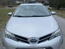 Silver Begagnad 2014 Toyota Auris Hybrid Active Halvkombi | 129 000 kr (Marknadspris)