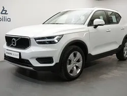 Vit Begagnad 2022 Volvo XC40 Momentum SUV | 329 900 kr (Marknadspris)