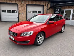 Röd Begagnad 2014 Volvo V60 Kinetic Kombi | 84 500 kr (Marknadspris)