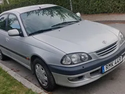 Silver Begagnad 2000 Toyota Avensis Sedan | 16 000 kr (Superpris)
