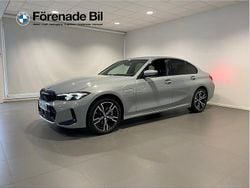 Grå Begagnad 2024 BMW 330e M Sport Sedan | 459 000 kr (Superpris)