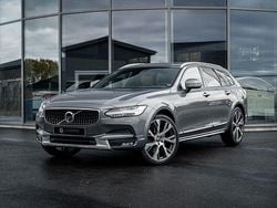 Grå Begagnad 2020 Volvo V90 CC SE Kombi | 329 900 kr (Marknadspris)