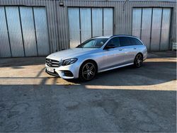 Silver Begagnad 2017 Mercedes E220 AMG line Kombi | 300 000 kr (Marknadspris)