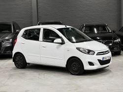 Vit (vit metallic) Begagnad 2012 Hyundai i10 Premium Halvkombi | 39 900 kr (Lite dyr)