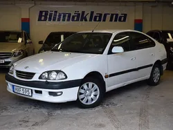 Vit Begagnad 1998 Toyota Avensis Halvkombi | 34 500 kr (Bra pris)