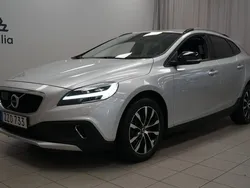 Silver Begagnad 2019 Volvo V40 CC Pro Kombi | 209 000 kr (Marknadspris)