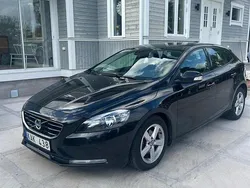 Svart Begagnad 2013 Volvo V40 Kinetic Kombi | 100 000 kr (Dyr)