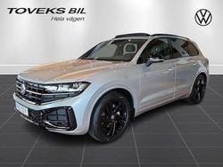 Silver (oyster silver metallic) Ny 2025 VW Touareg R-line SUV | 879 900 kr (Superpris)