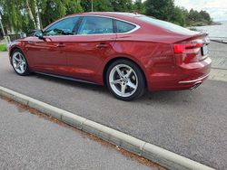 Röd Begagnad 2017 Audi A5 Sportback Halvkombi | 192 500 kr (Marknadspris)