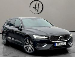 Svart Begagnad 2021 Volvo V60 Kombi | 264 900 kr (Marknadspris)