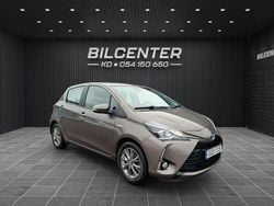 Mörkgrå Begagnad 2018 Toyota Yaris Hybrid Active Halvkombi | 159 900 kr (Marknadspris)