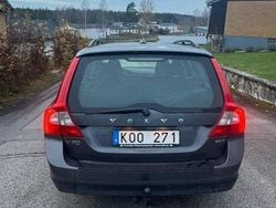 Grå Begagnad 2010 Volvo V70 Kinetic Kombi | 39 900 kr (Superpris)