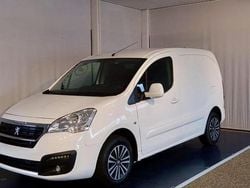 Vit Begagnad 2018 Peugeot Partner Minibuss | 99 500 kr (Bra pris)