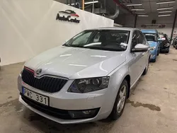 Silver Begagnad 2013 Skoda Octavia Elegance Halvkombi | 139 900 kr (Marknadspris)