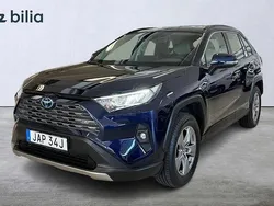 Mörkblå Begagnad 2023 Toyota RAV4 Hybrid Active SUV | 424 900 kr (Marknadspris)