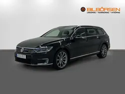 Svart Begagnad 2017 VW Passat GTE Kombi | 159 900 kr (Marknadspris)