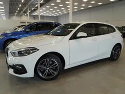 Okänd Begagnad 2021 BMW 118 Sport Line Halvkombi | 209 500 kr (Marknadspris)