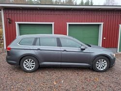 Grå Begagnad 2017 VW Passat Kombi | 115 000 kr (Superpris)