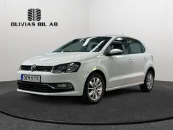 Blå Begagnad 2017 VW Polo Halvkombi | 99 400 kr (Marknadspris)