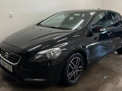 Svart Begagnad 2015 Volvo V40 Kombi | 89 900 kr (Bra pris)